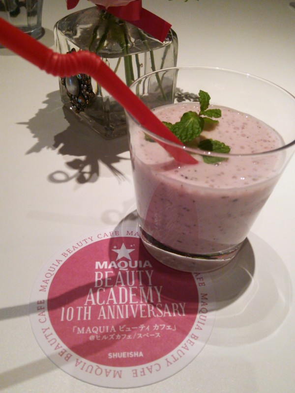 MAQUIA10th_BeautyDrink03